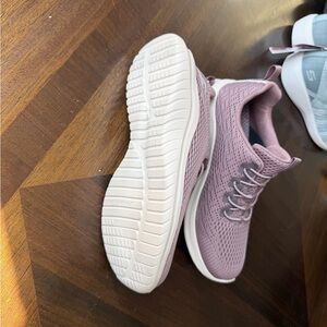 Gently Used Sketchers Memory Foam Slip On Tennis Shoes